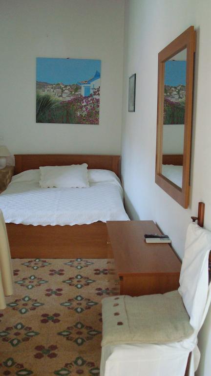 Spalieri Rooms Hydra  Room photo