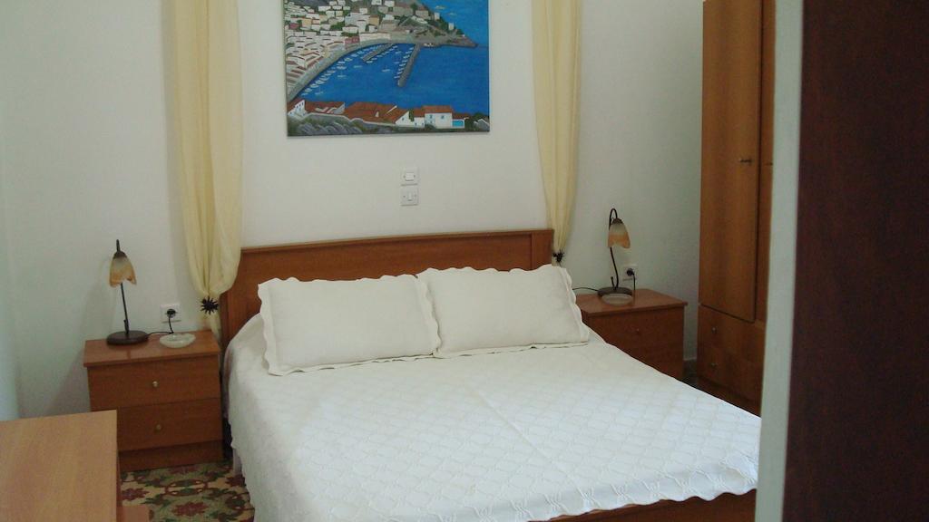 Spalieri Rooms Hydra  Room photo